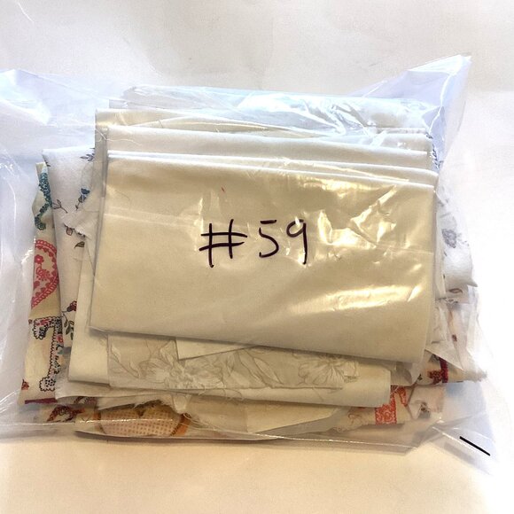 A Bundle Bag of Off-White / Cream Cotton Fabrics Material Scraps Quilting Sewing - Picture 6 of 7